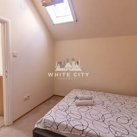 Townhouse - * Belgrade